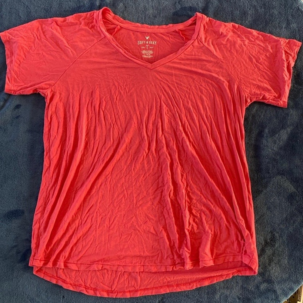 American Eagle Outfitters V-Neck pink/reddish Tee size large